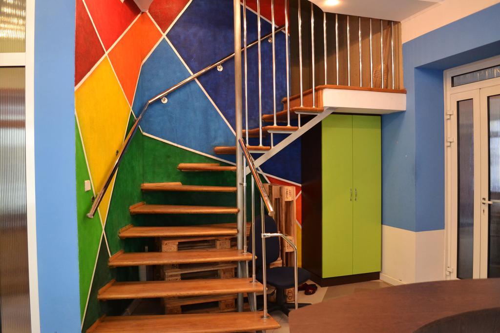 Wanted Hostel Lviv Buitenkant foto