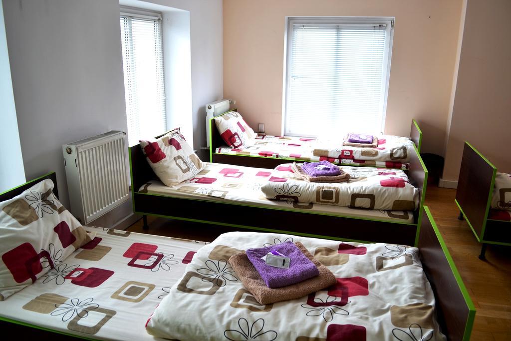 Wanted Hostel Lviv Buitenkant foto
