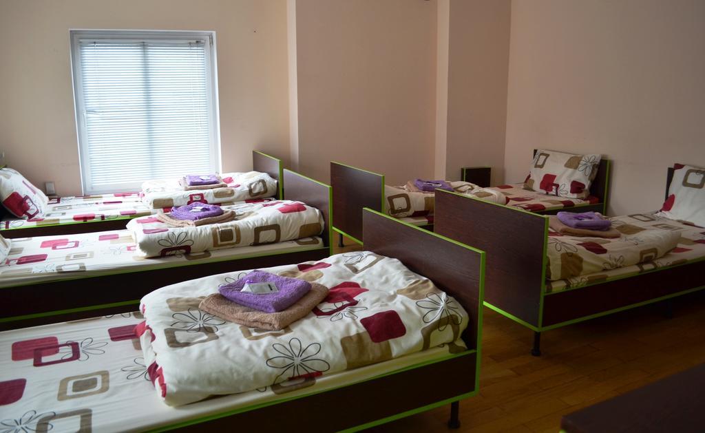 Wanted Hostel Lviv Buitenkant foto