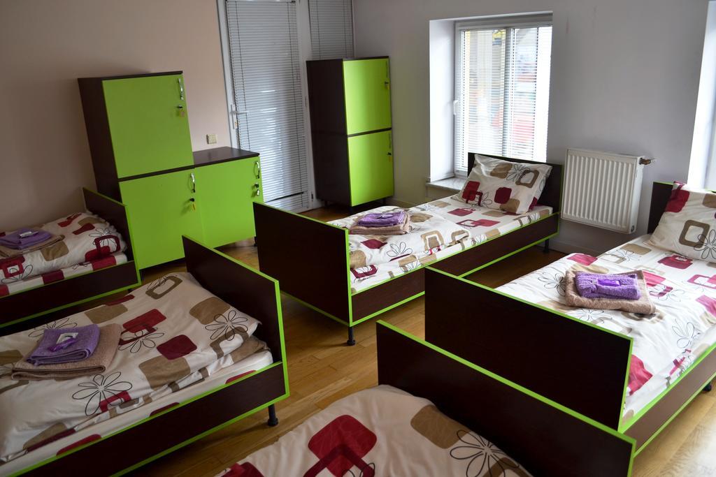 Wanted Hostel Lviv Buitenkant foto