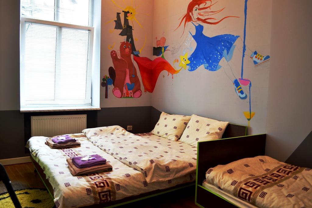 Wanted Hostel Lviv Buitenkant foto