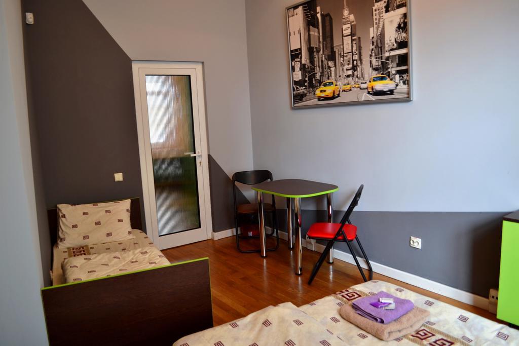 Wanted Hostel Lviv Buitenkant foto