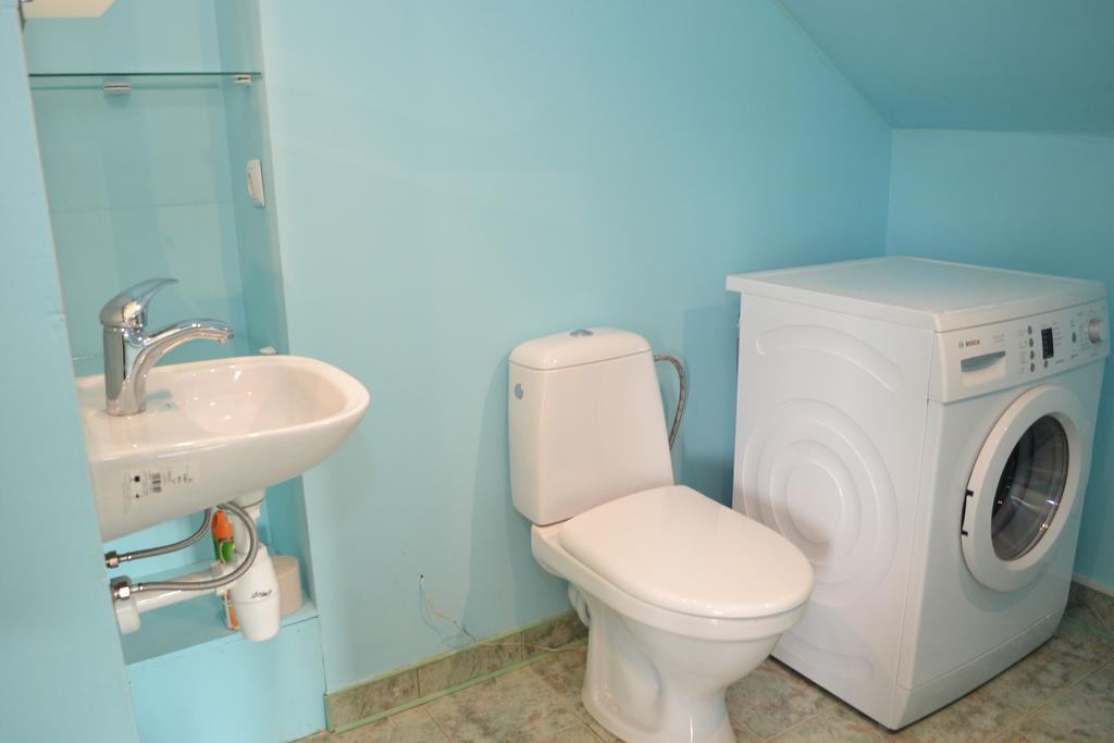 Wanted Hostel Lviv Buitenkant foto