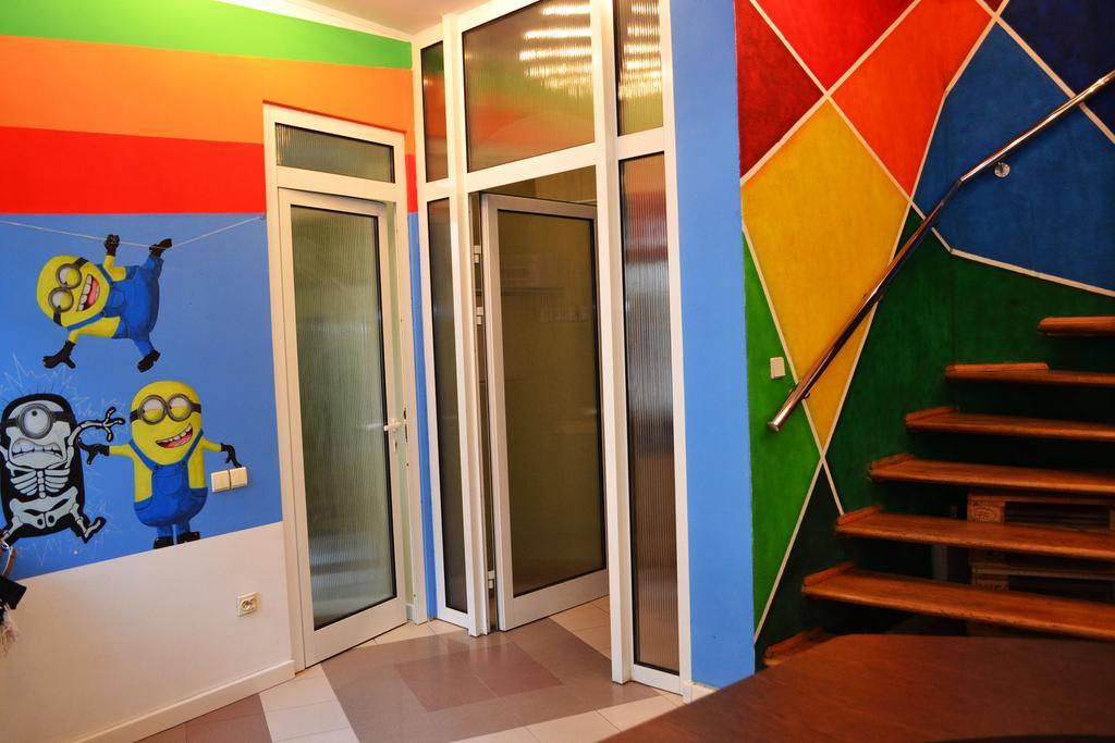 Wanted Hostel Lviv Buitenkant foto